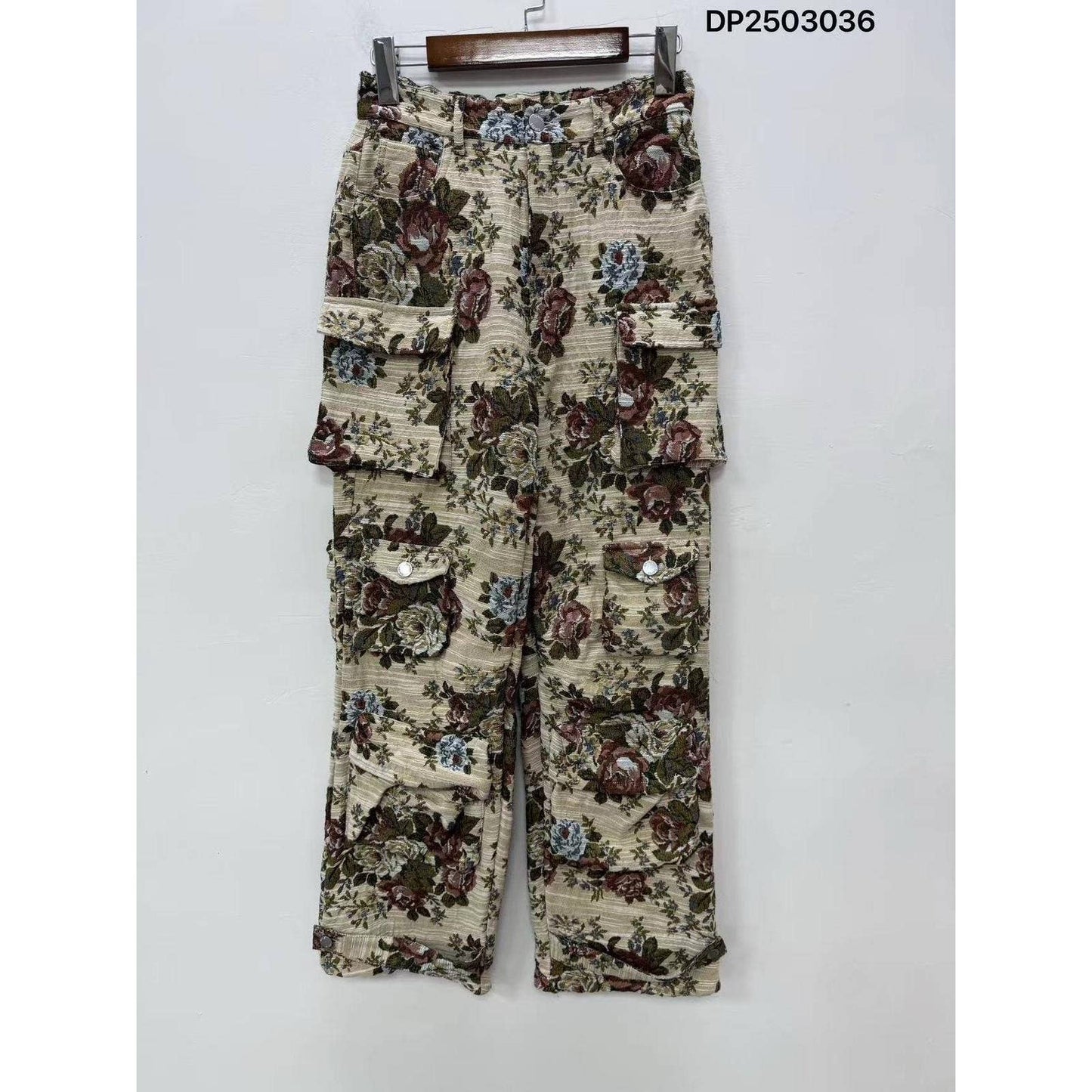 GARDEN BLOOM DETAIL CARGO PANTS