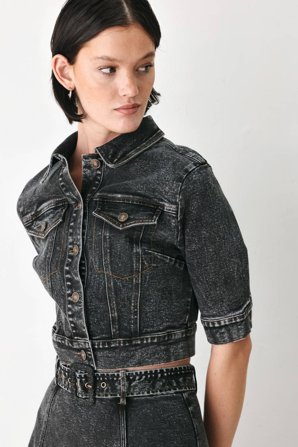 A washed denim crop jacket - FJ1570-B