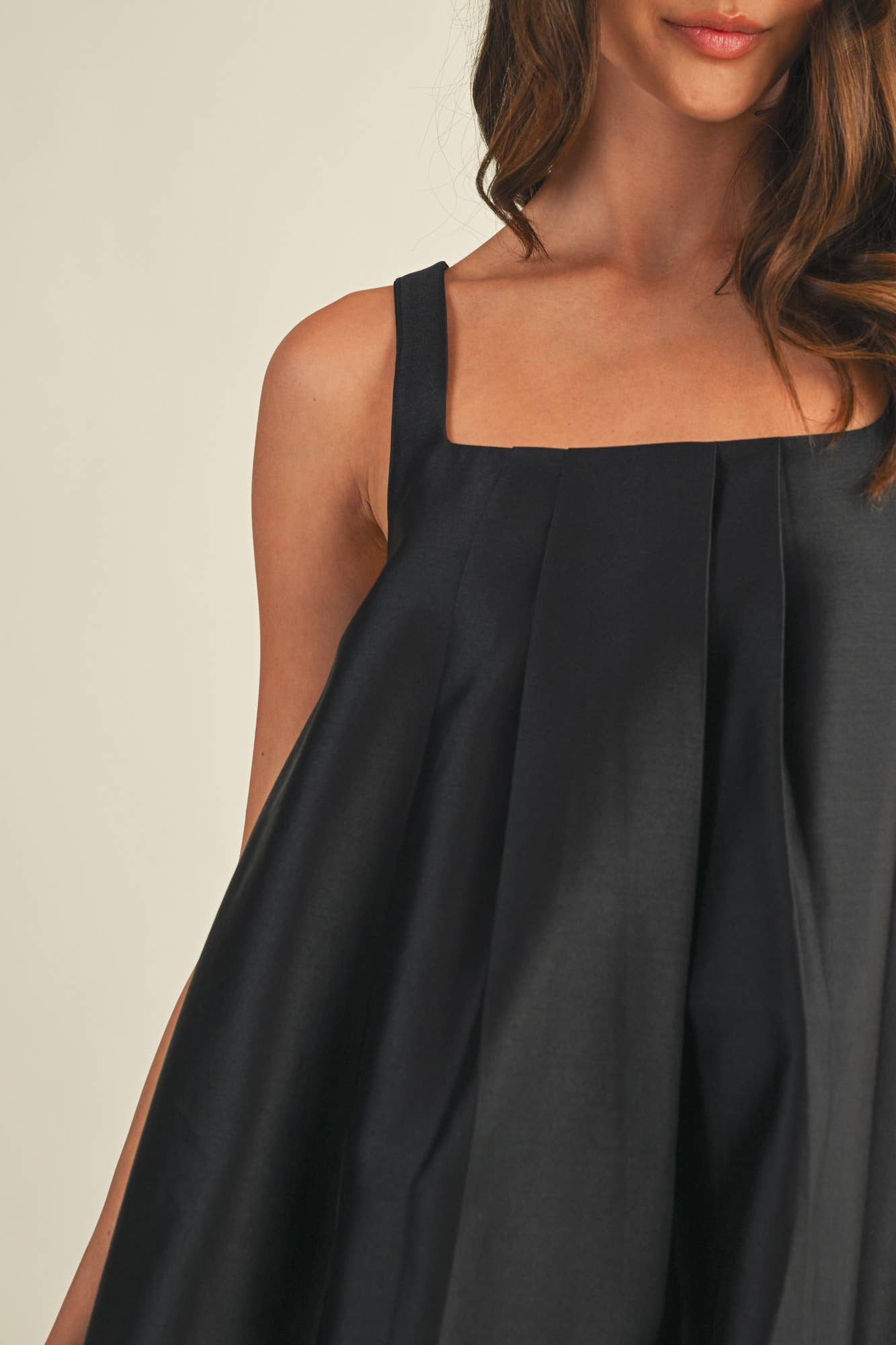 SLEEVELESS BUBBLE HEM DRESS