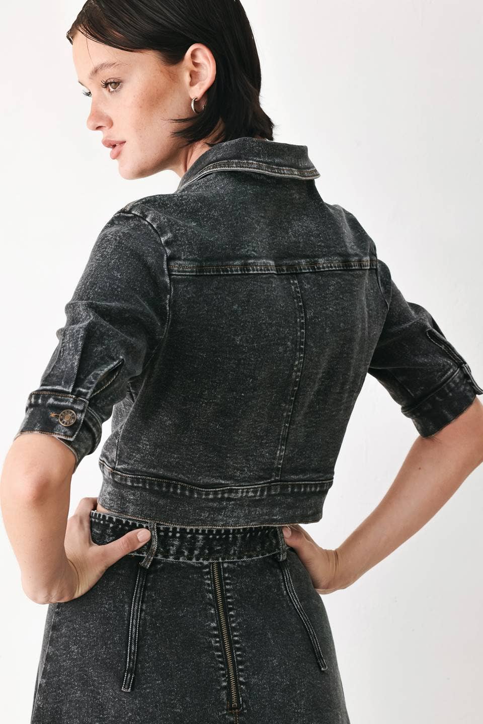 A washed denim crop jacket - FJ1570-B