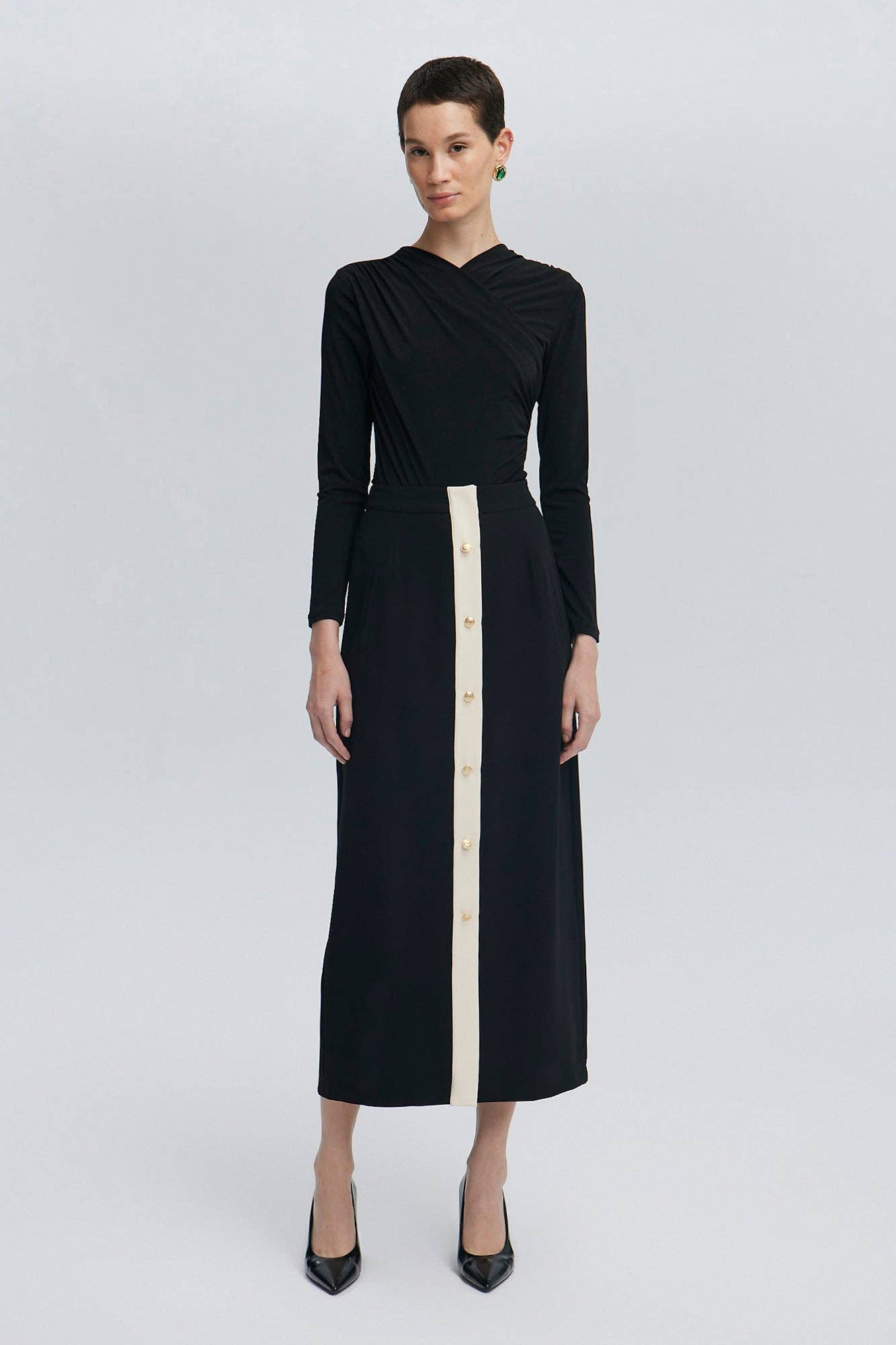 GOLD BUTTONED CREPE SKIRT