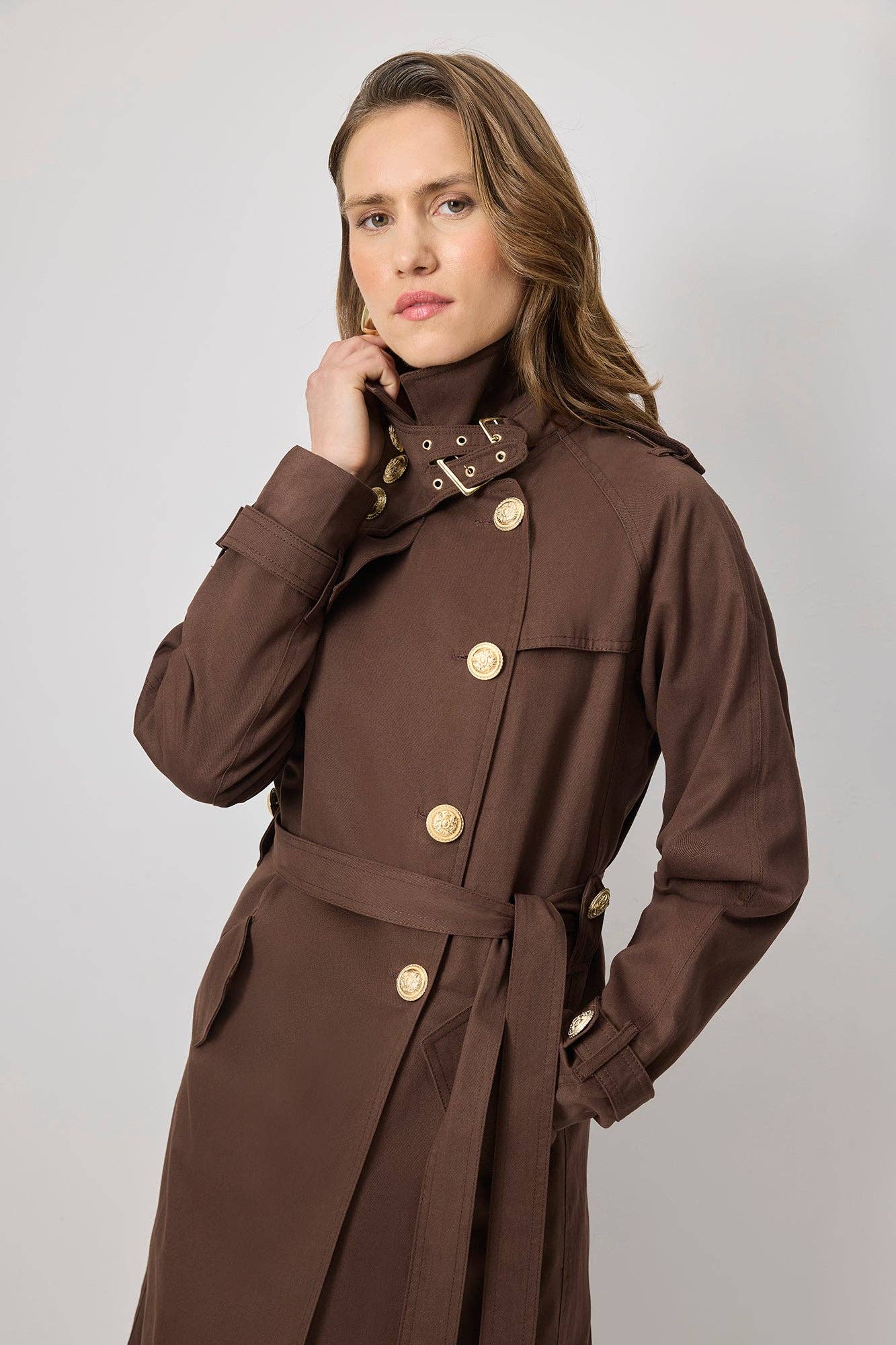 BELTED COTTON TRENCH COAT WITH GOLD BUTTON DETAIL