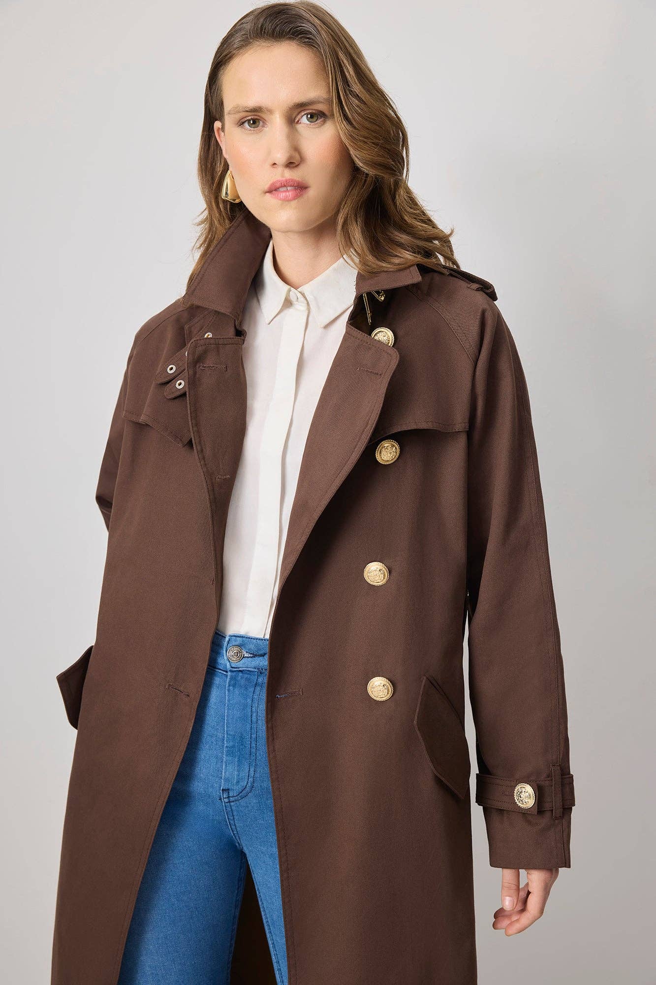 BELTED COTTON TRENCH COAT WITH GOLD BUTTON DETAIL