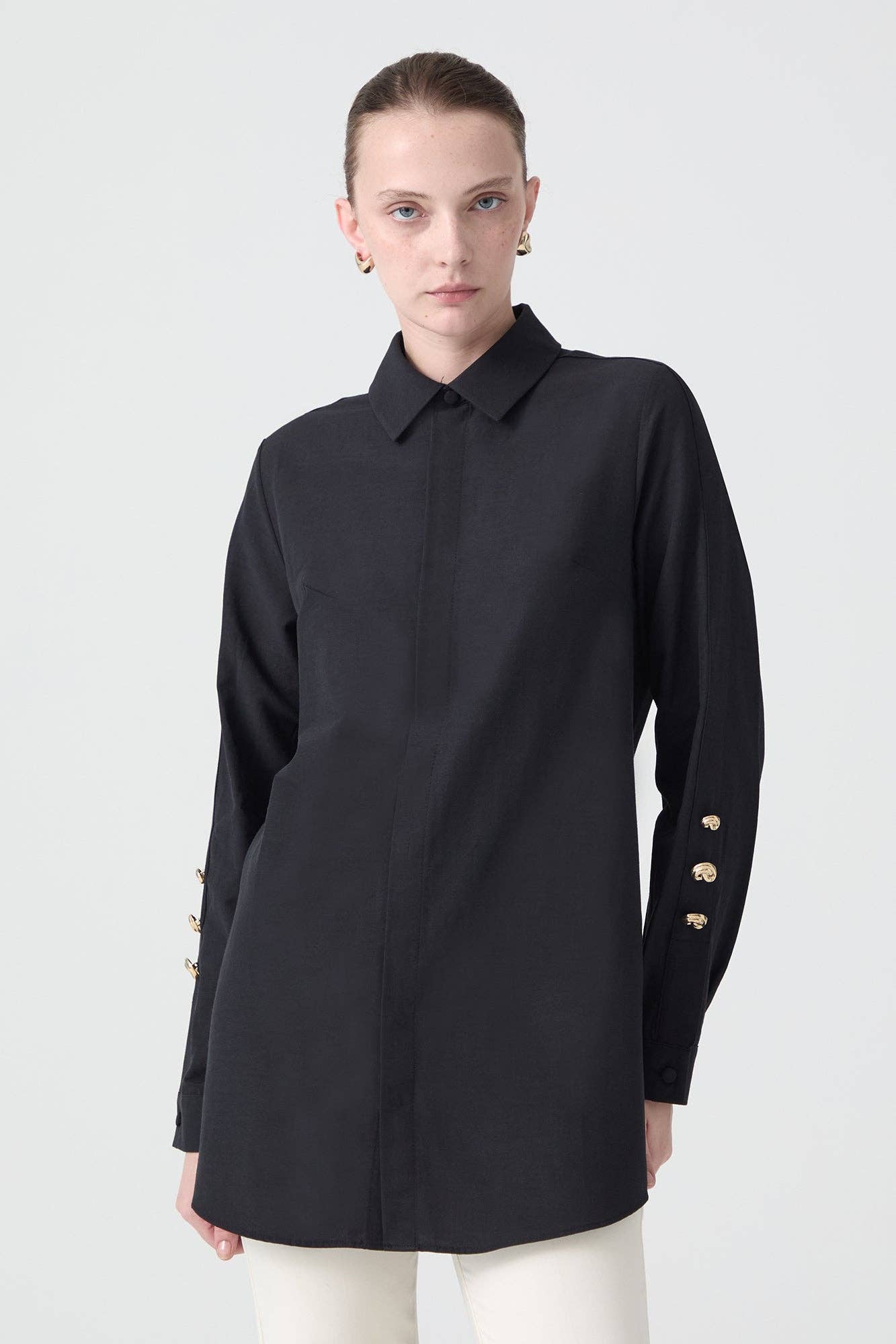 POPLIN SHIRT WITH METAL BUTTON SLEEVES