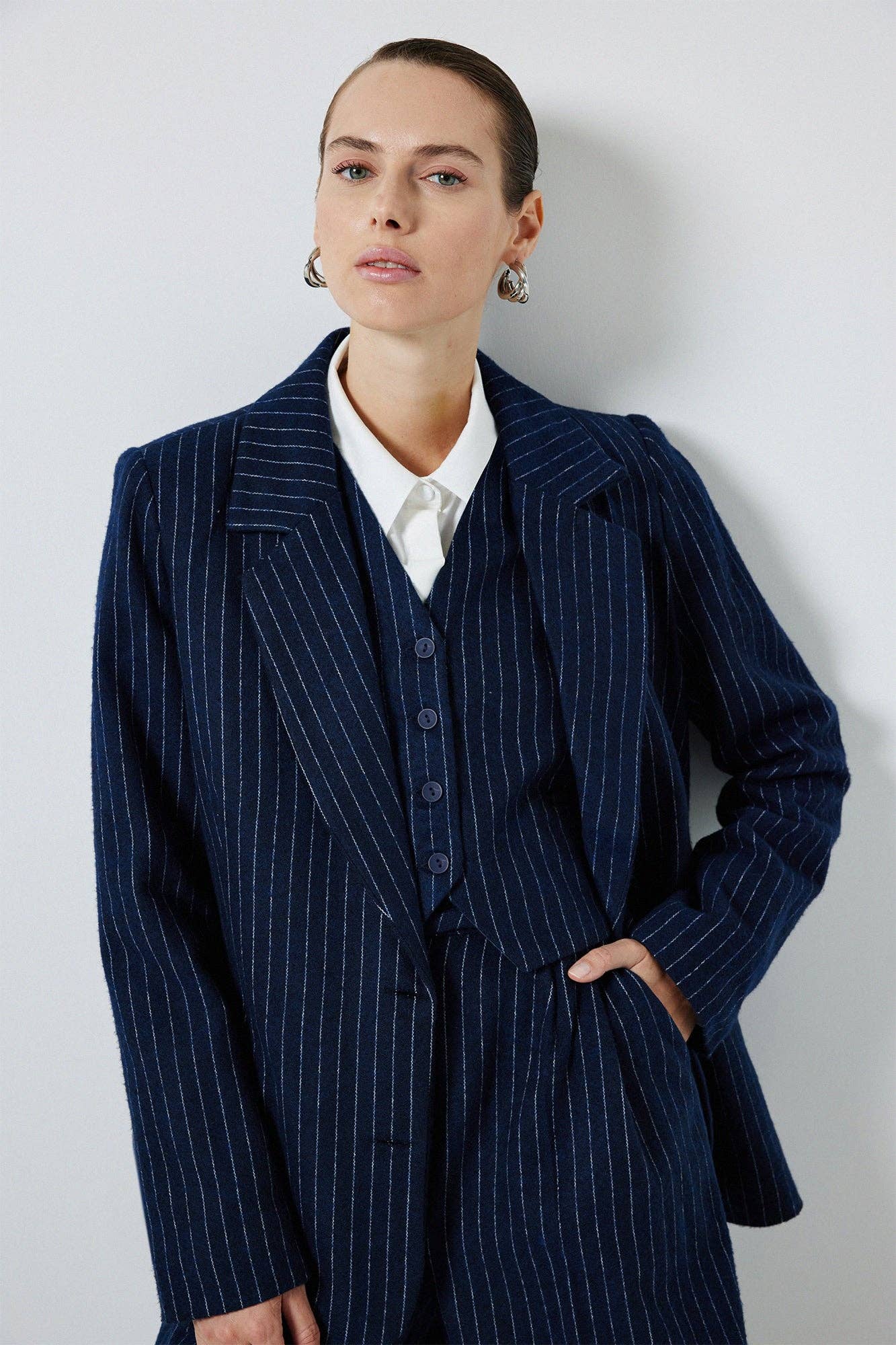 STRIPED 3-PIECE SUIT