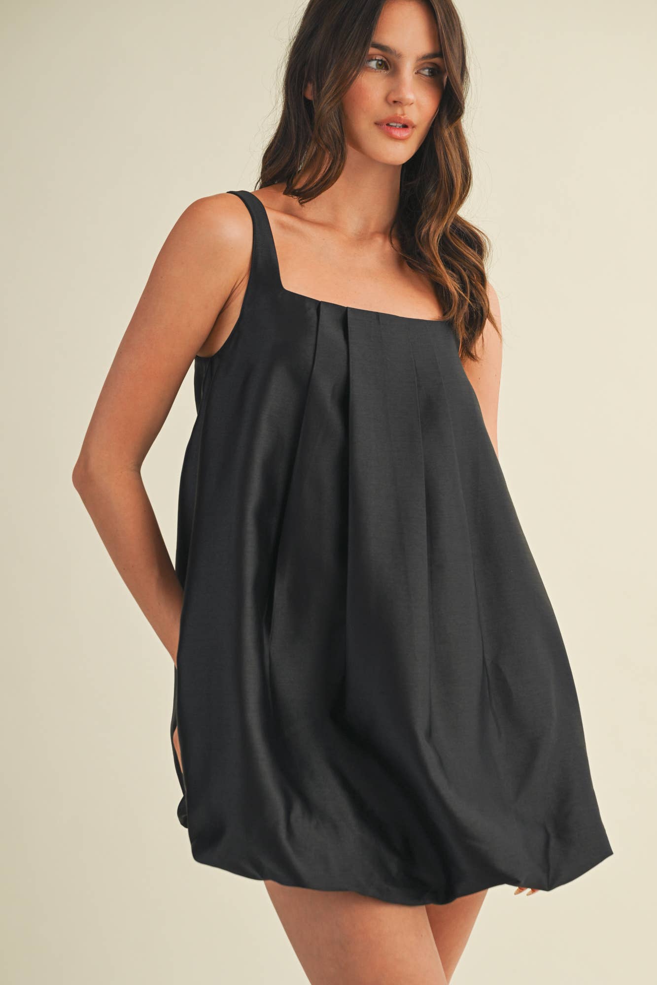 SLEEVELESS BUBBLE HEM DRESS